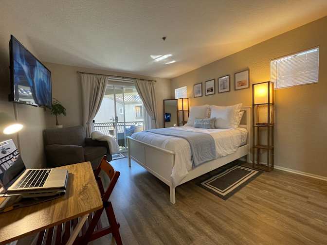 Liz's room