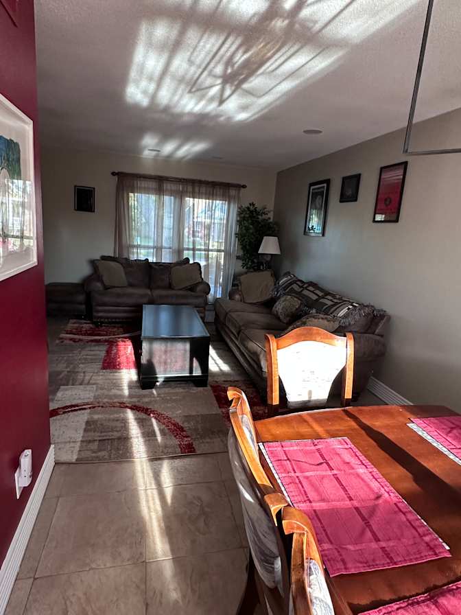 Leslie's room