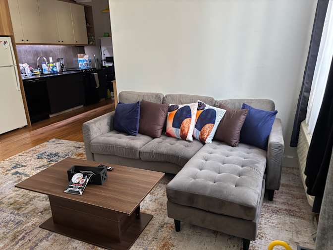 BROOKLYN APARTMENT SHARE LONG OR SHORT TERM's room