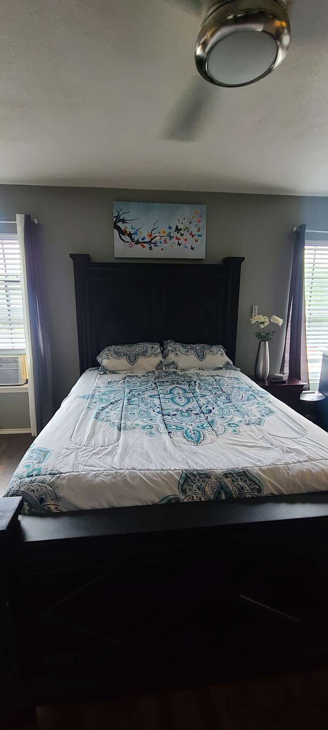 Melinda Salinas's room