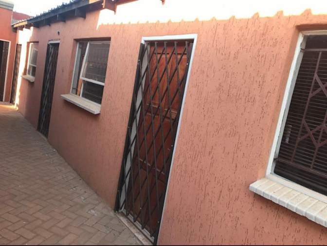THABO's room