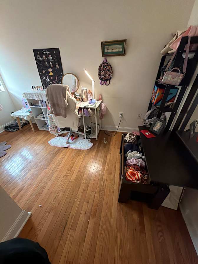 holly marie montesino's room