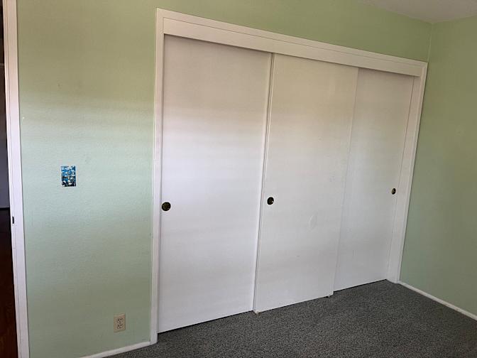 Leslie's room