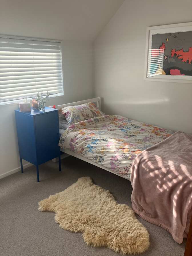 KAREN ELIZABETH  DUNFORD's room