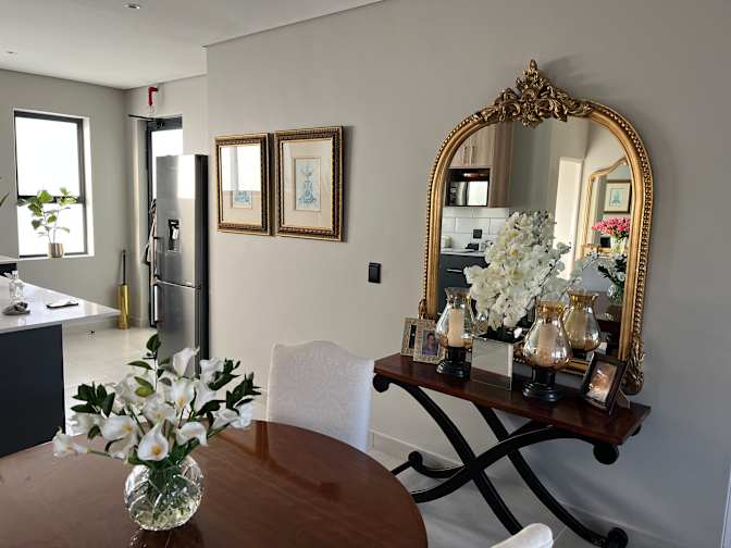 JAMES THOMPSON's room