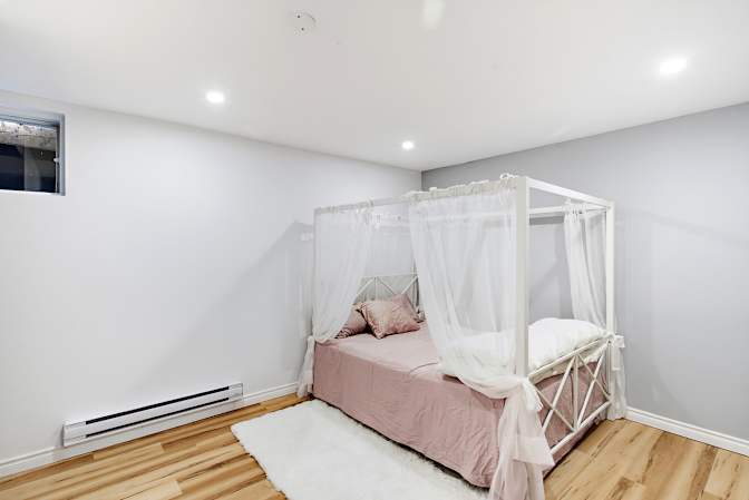 Brenda Porter's room