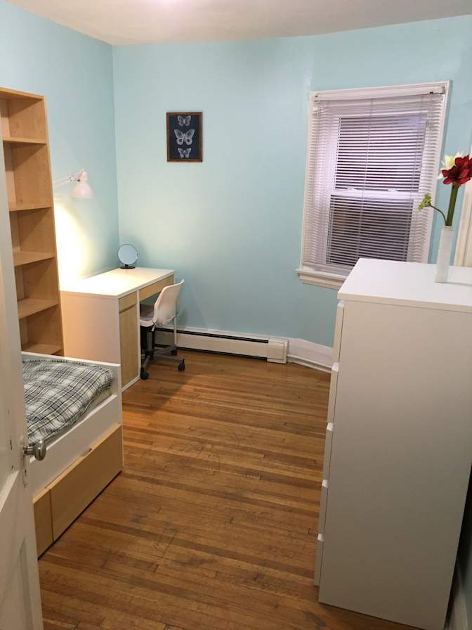 eddie's room
