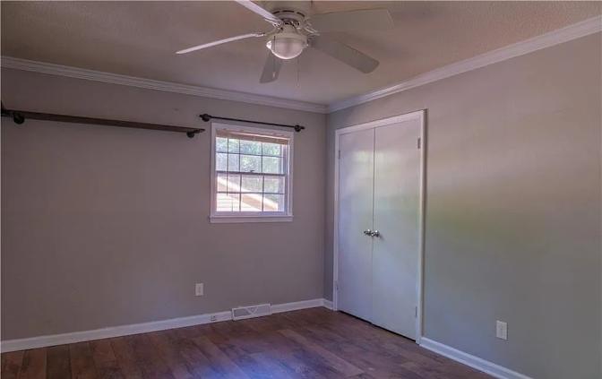 Alcove Rooms's room