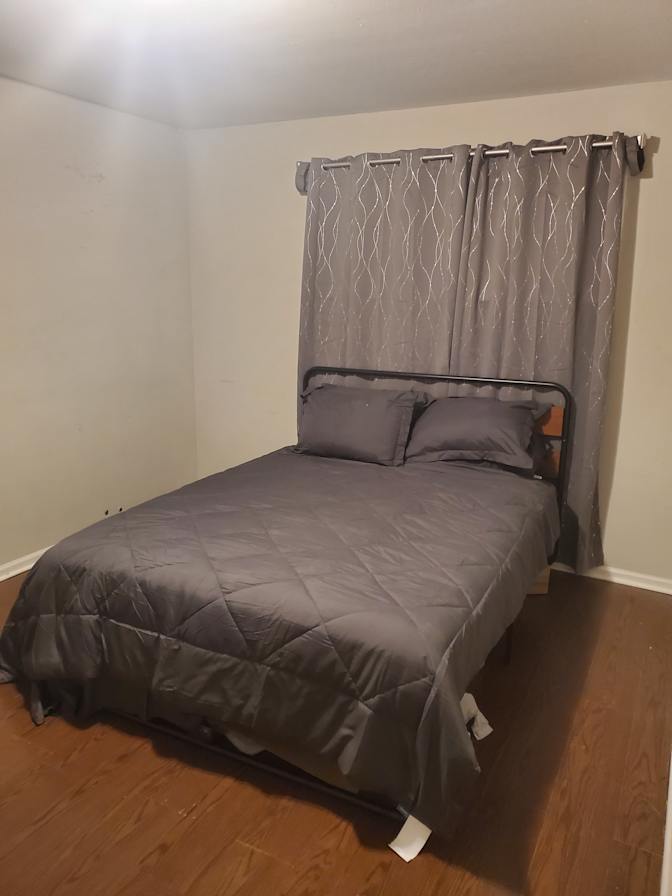 Dustin's room