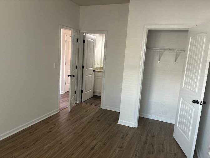 Alcove Rooms's room