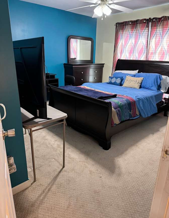 elia Barcliff's room