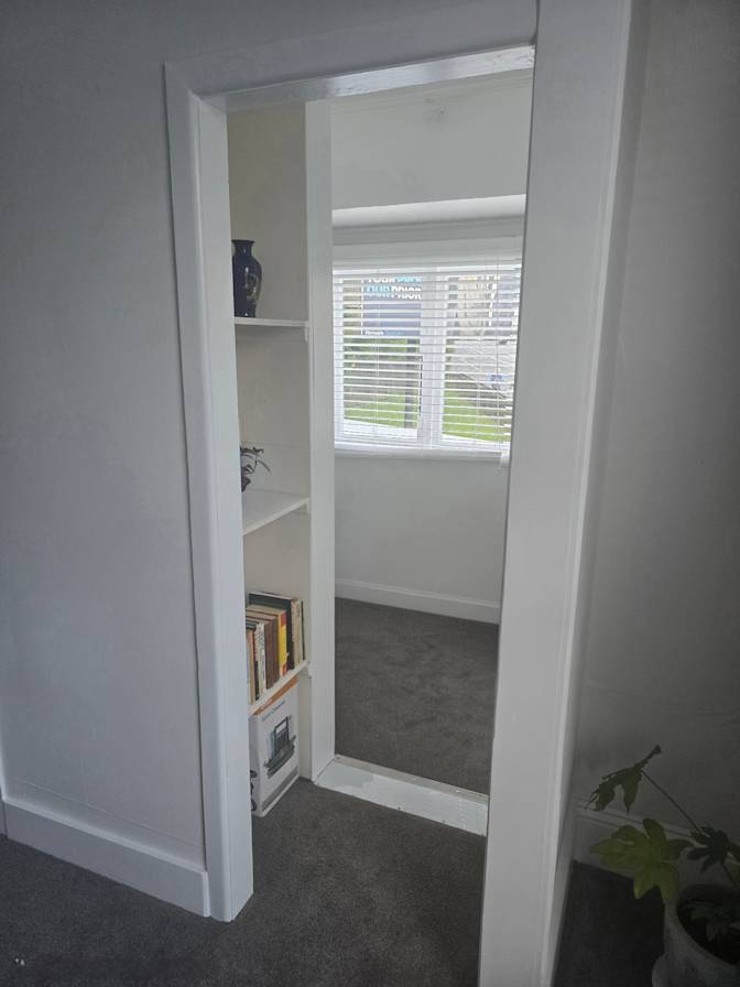 Thomas's room