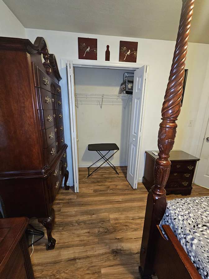 WACKENE's room