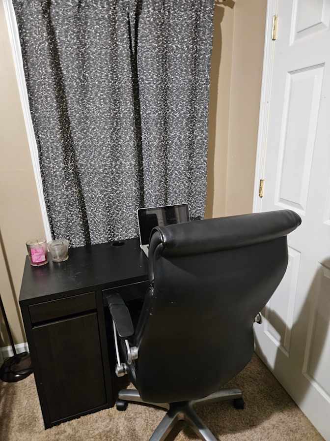 Latoya domeanell profit's room