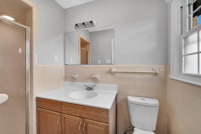 lifedoorrentals's room
