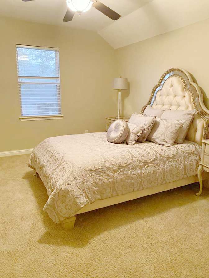 Eva's room