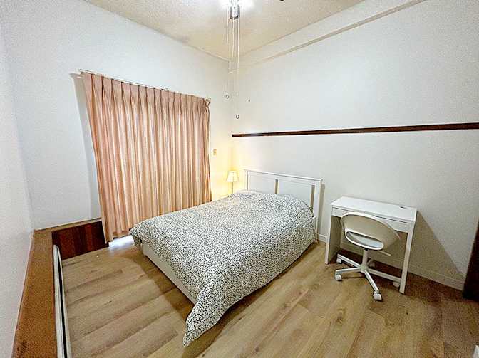 Shahram's room