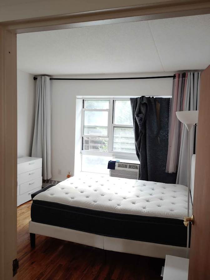 Jen's room