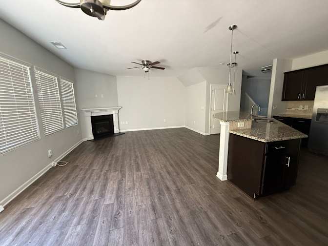 Alcove Rooms's room