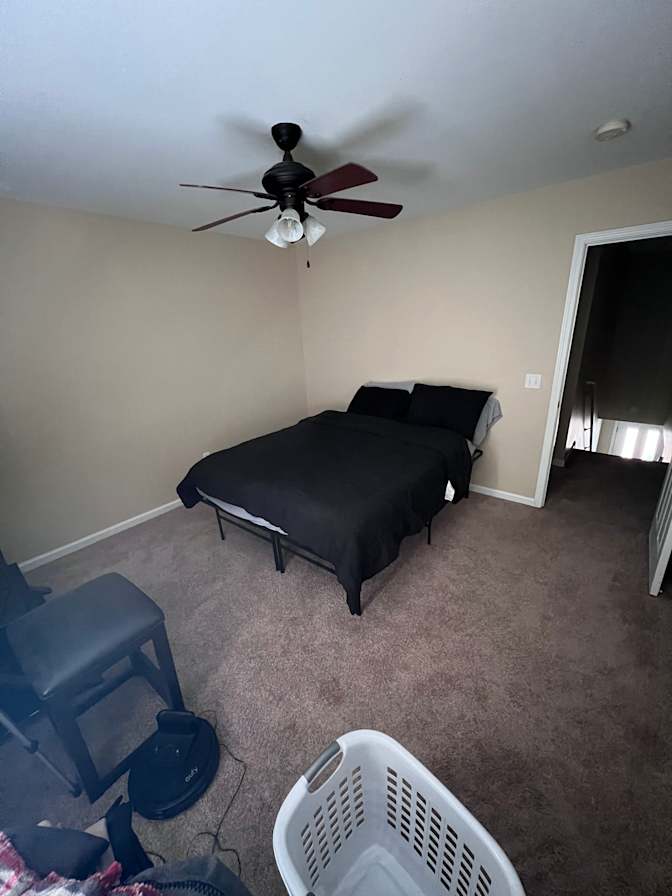 Dezel's room