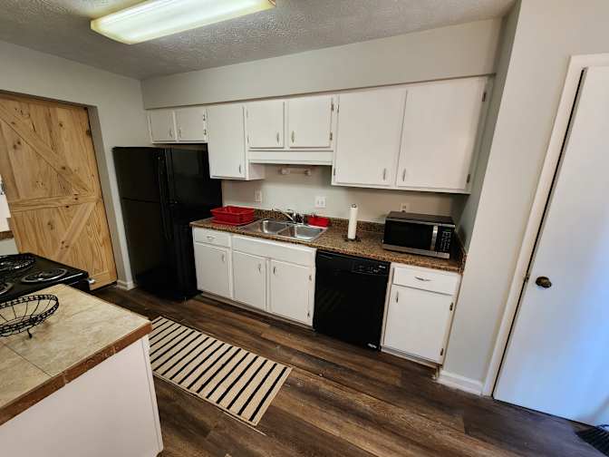 CL&C Property Management and Consulting's room