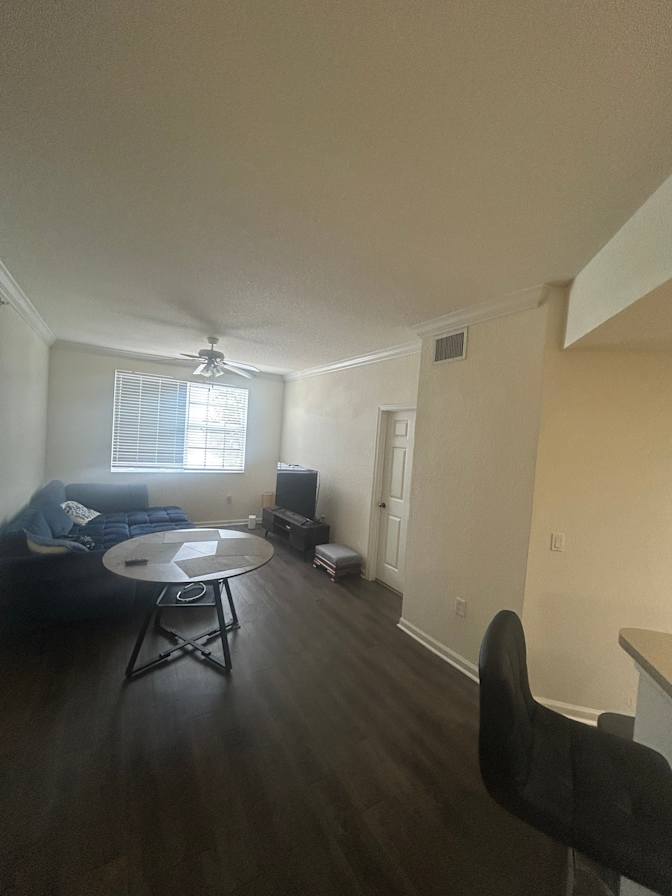 sam's room