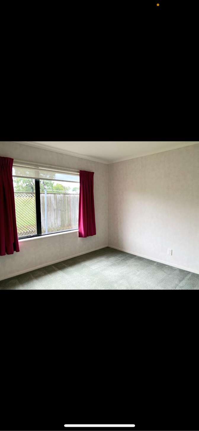Komal's room
