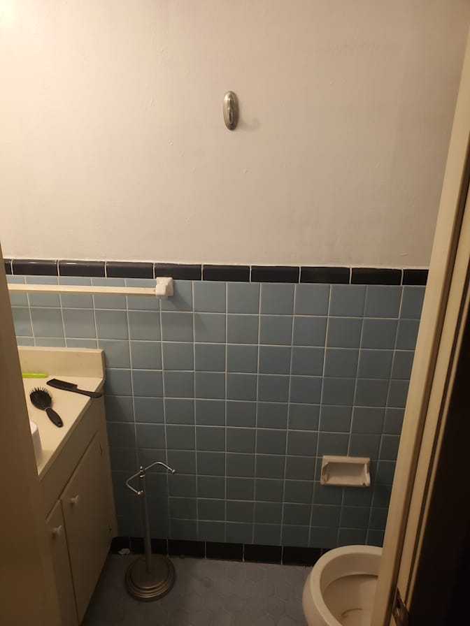 Thomas's room