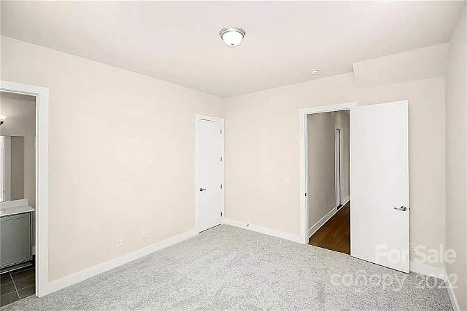 Alcove Rooms's room