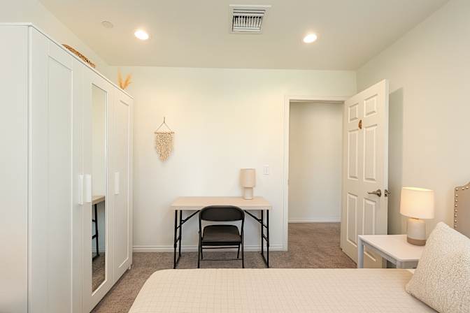 Lakevilla's room