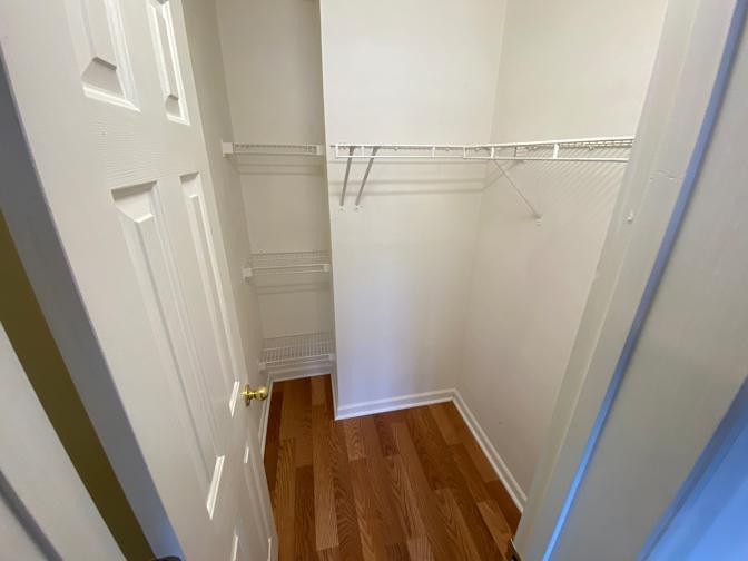 Alcove Rooms's room