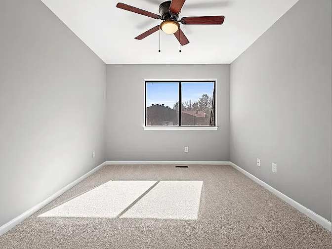 Alcove Rooms's room