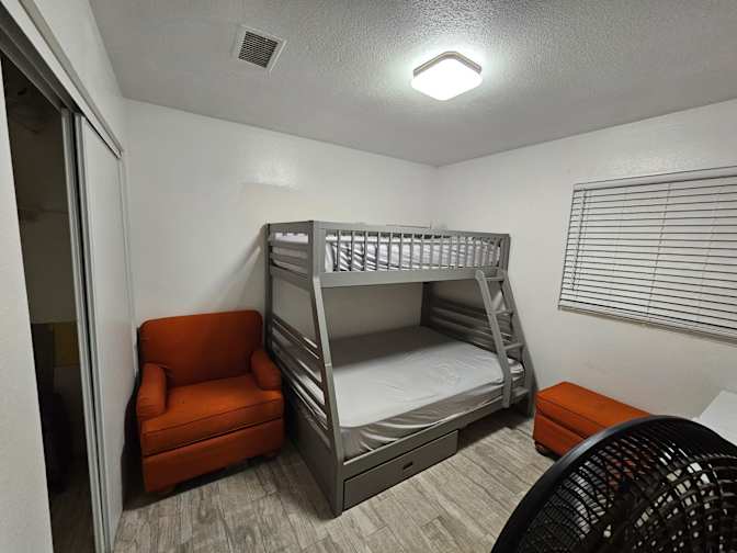Luis's room