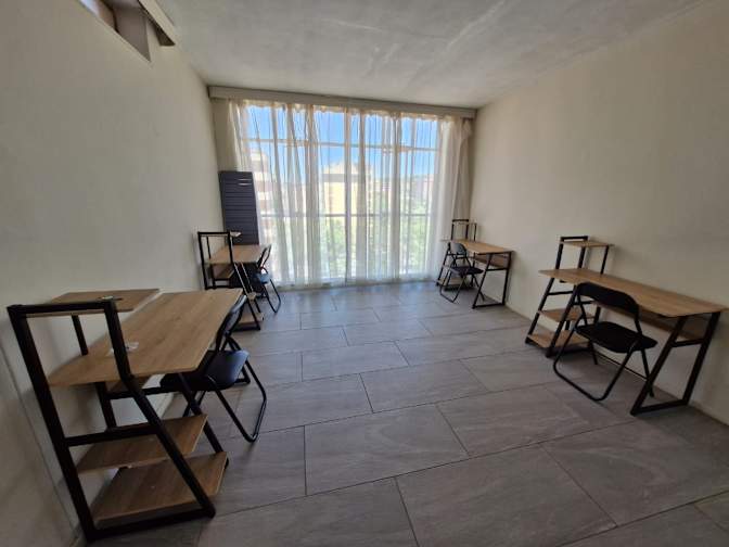Hitekani's room
