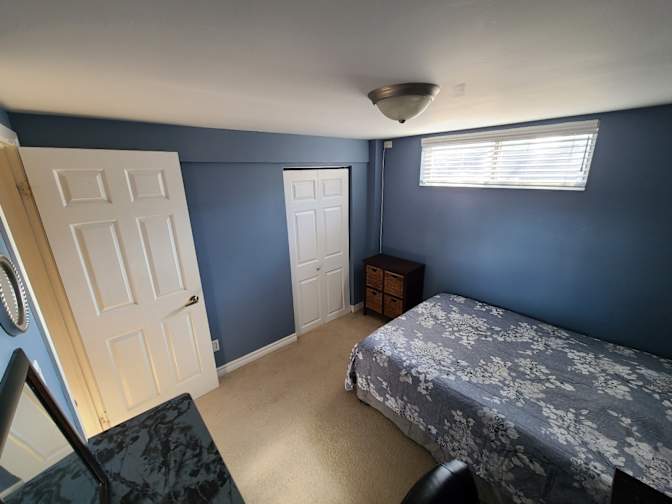 Aishe's room