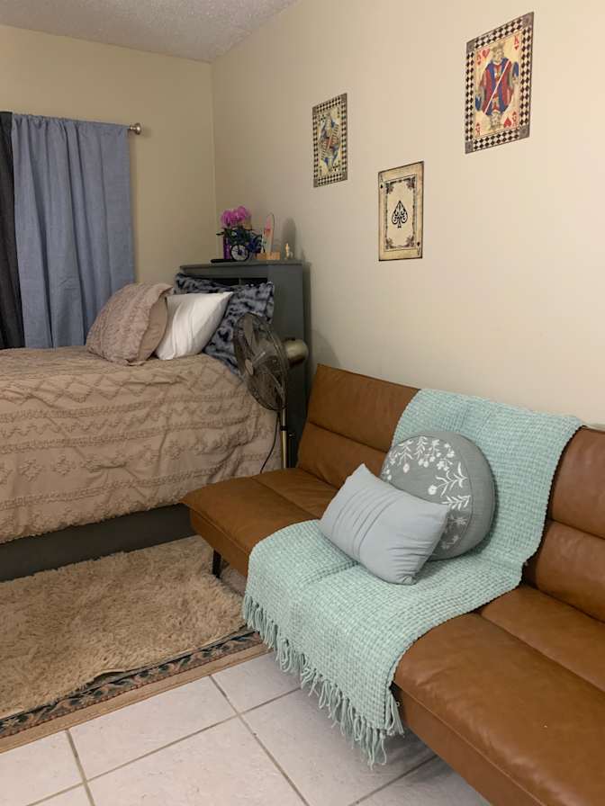 Dayanitza's room