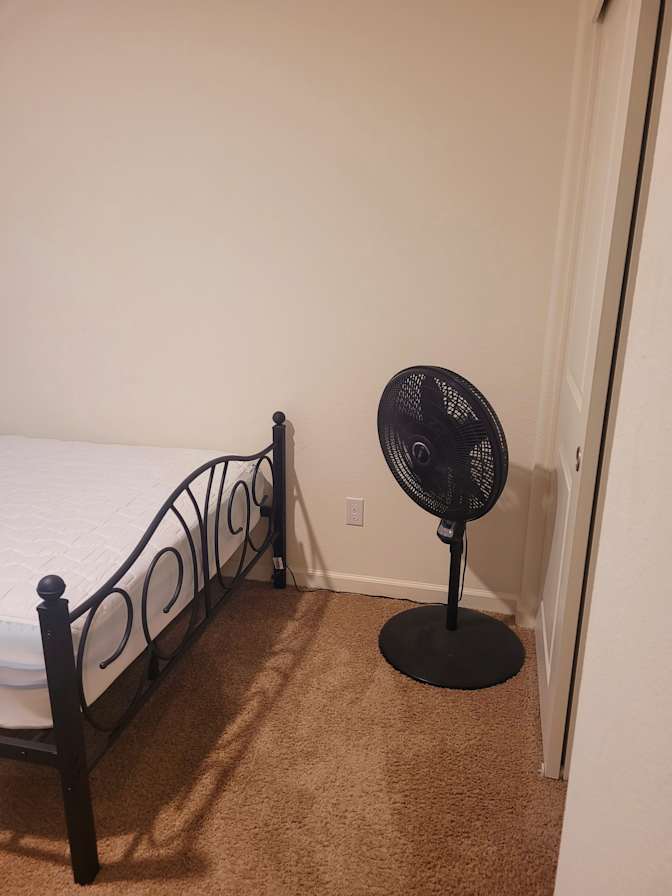 Lara M's room
