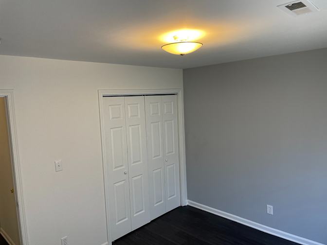Alcove Rooms's room