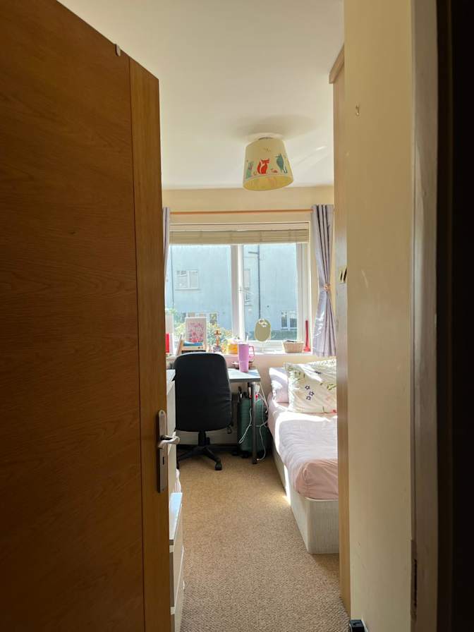 Gislen's room