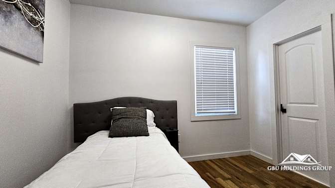 GBU Holdings Group's room