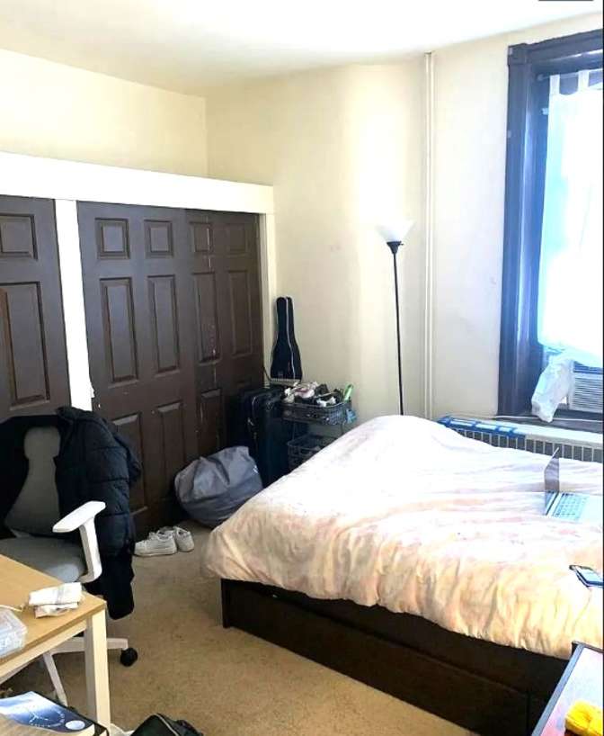 Vivian's room