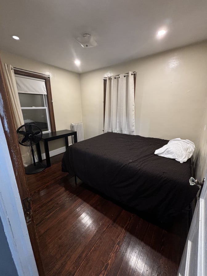 Elizabeth zabala's room