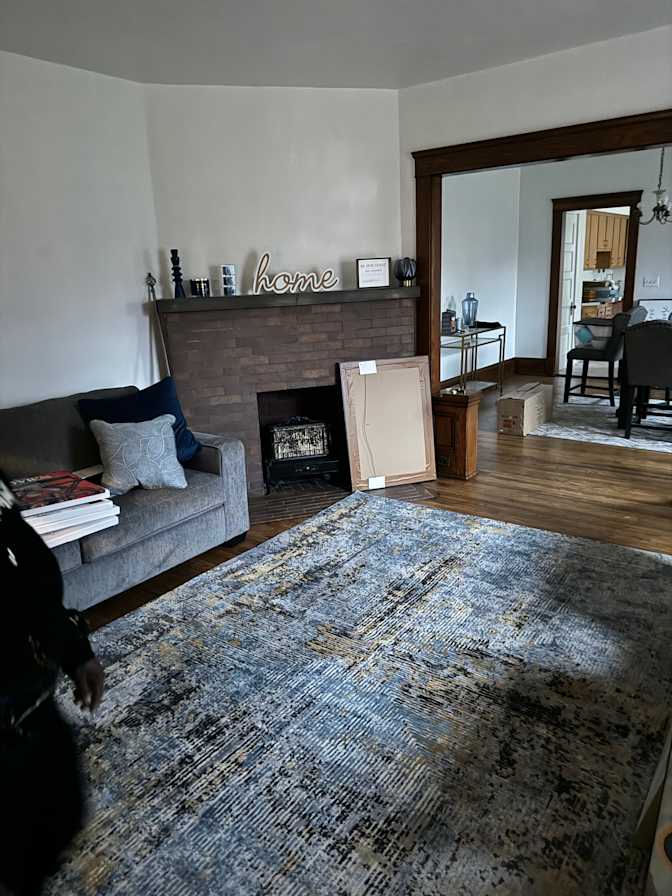 Golden Cares's room