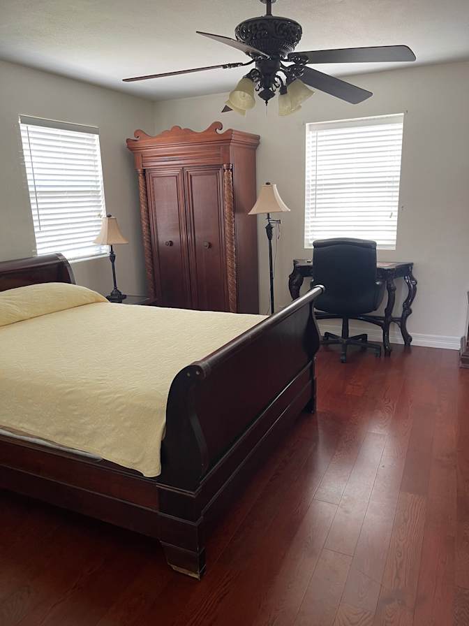 Salvador's room