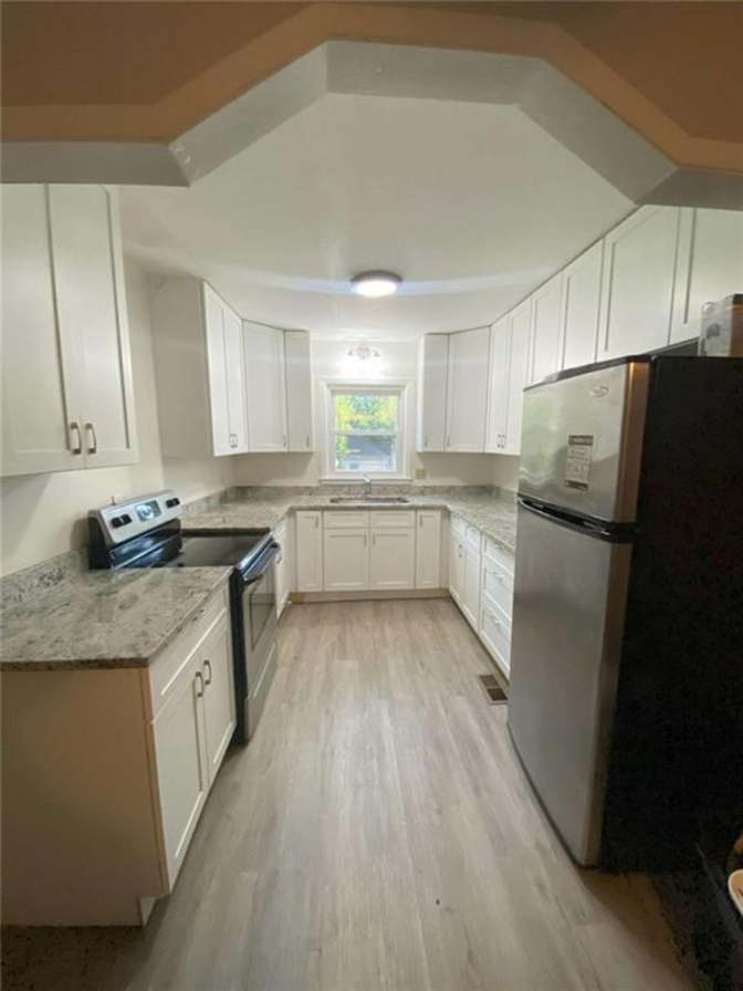 Alcove Rooms's room