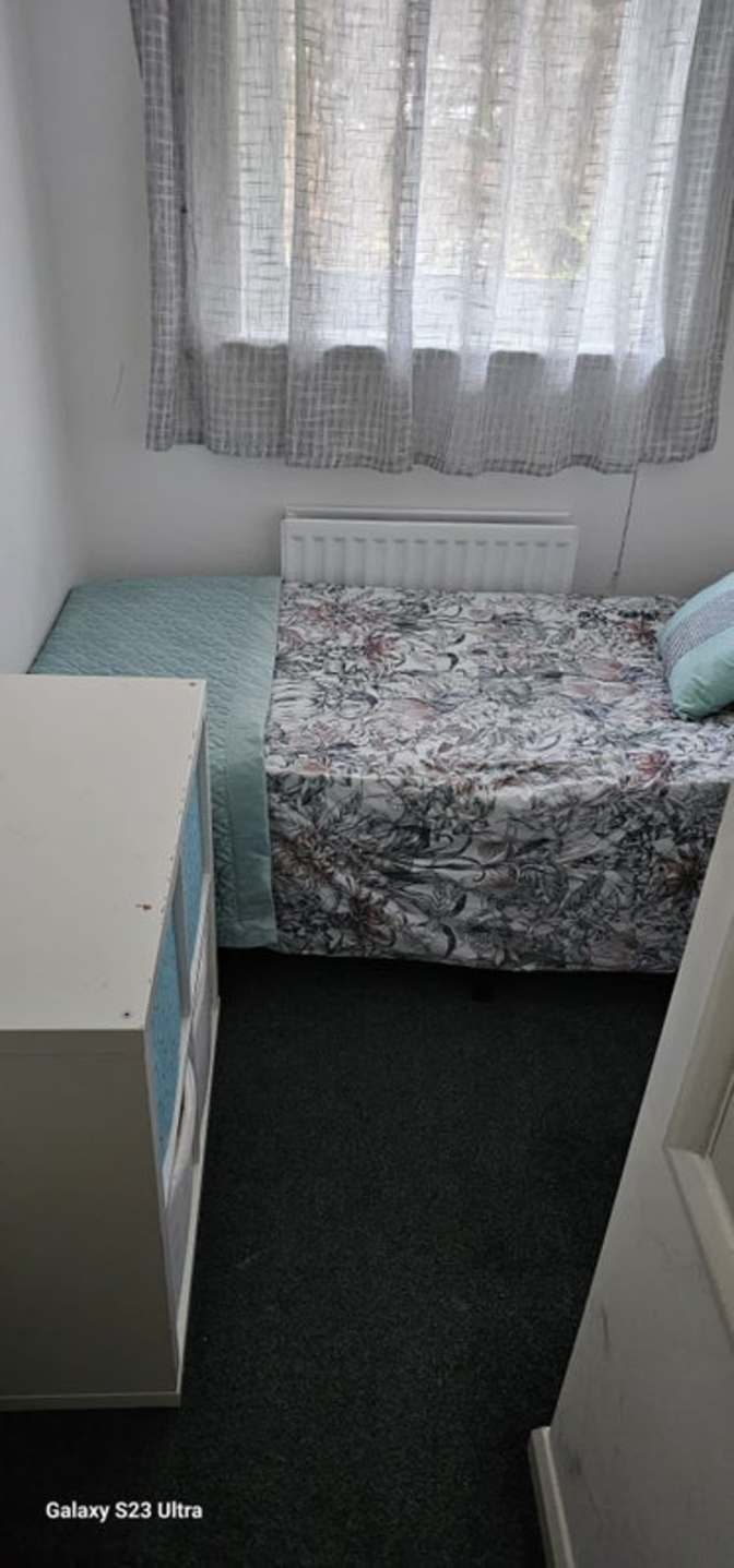 ken's room