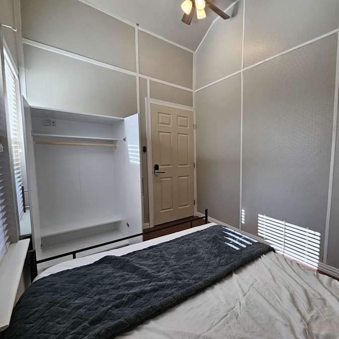 Sergio's room