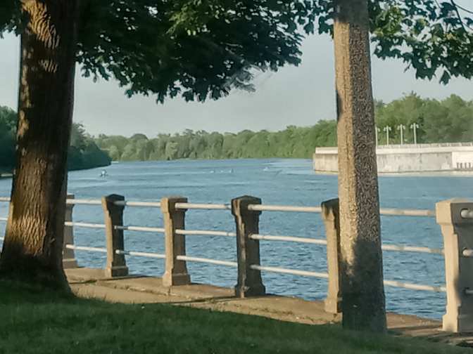 Rainbow Rooms's room