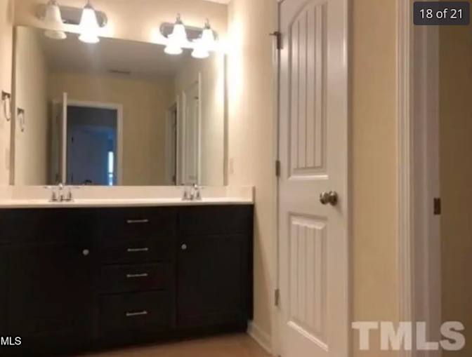 Alcove Rooms's room