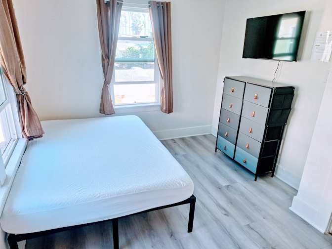 curtis's room